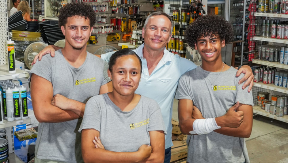 job d'été quincaillerie article